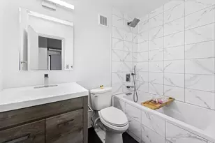 25-40 Shore Blvd, New York City, NY 11102 - Photo 9