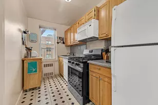 66-33 Yellowstone Blvd, New York City, NY 11375 - Photo 3