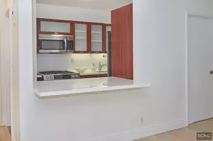 212 E 47th St, New York City, NY 10017 - Photo 3