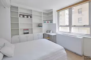 212 E 47th St, New York City, NY 10017 - Photo 9