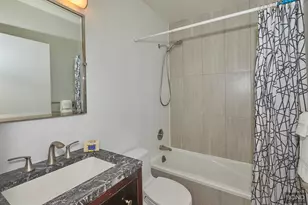 212 E 47th St, New York City, NY 10017 - Photo 7