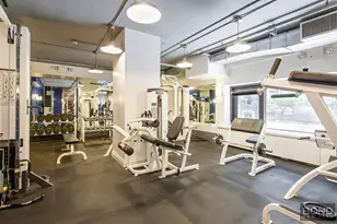 212 E 47th St, New York City, NY 10017 - Photo 11