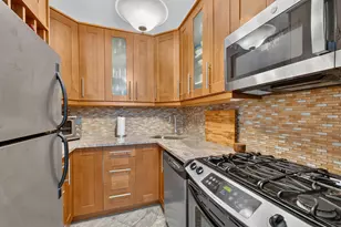 305 E 24th St, New York, NY 10010 - Photo 5