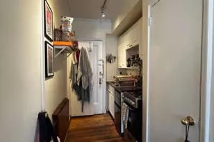 364 W 19th St, New York City, NY 10011 - Photo 7
