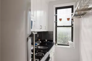 242 E 38th St, New York, NY 10016 - Photo 3