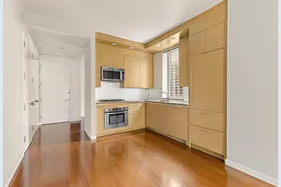 1600 Broadway #20A, New York, NY 10019 - Photo 9