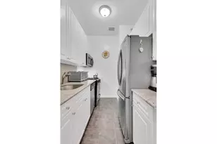 180 W End Ave, New York City, NY 10023 - Photo 5