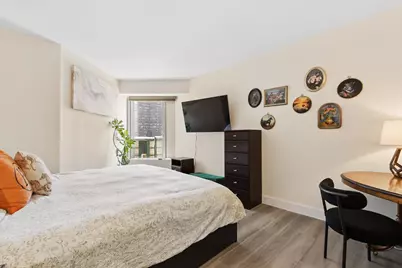 150 W 56th Street #2810, New York, NY 10019 - Photo 3