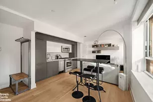 432 W 52nd St, New York, NY 10019 - Photo 5