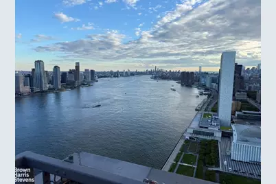 870 United Nations Plaza #10C, New York City, NY 10017 - Photo 23