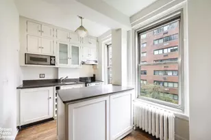 325 W 45th St, New York City, NY 10036 - Photo 3