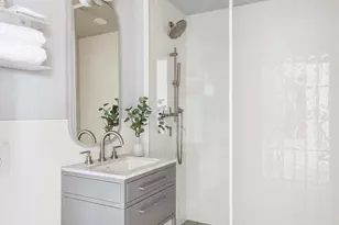 547 W 47th St, New York City, NY 10036 - Photo 5