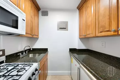 225 E 36th Street #9D, New York, NY 10016 - Photo 5