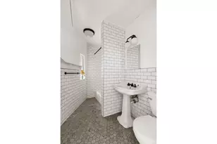 252 W 20th St, New York, NY 10011 - Photo 7