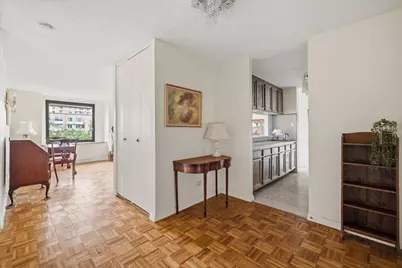 531 Main Street #1025, New York City, NY 10044 - Photo 5