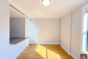 252 W 76th St, New York, NY 10023 - Photo 3