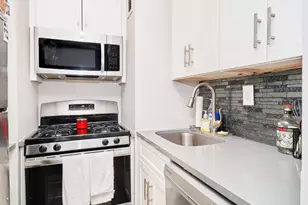 337 W 43rd St, New York, NY 10036 - Photo 5