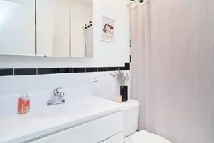 337 W 43rd St, New York, NY 10036 - Photo 7