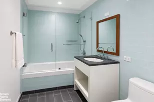 310 W 52nd St, New York, NY 10019 - Photo 7