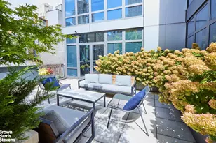 310 W 52nd St, New York, NY 10019 - Photo 17