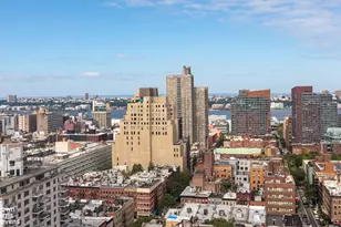 310 W 52nd St, New York, NY 10019 - Photo 3
