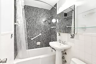 205 3rd Ave, New York City, NY 10003 - Photo 15