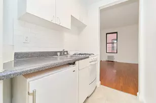 353 W 44th St, New York, NY 10036 - Photo 3