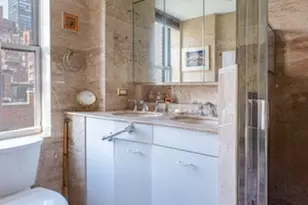 439 E 51st St, New York, NY 10022 - Photo 13
