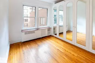 439 E 51st St, New York, NY 10022 - Photo 11