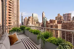 216 E 47th St, New York City, NY 10017 - Photo 1