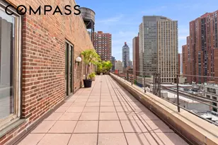 152 E 94th St, New York City, NY 10128 - Photo 1
