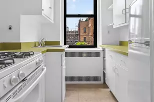 152 E 94th St, New York City, NY 10128 - Photo 9