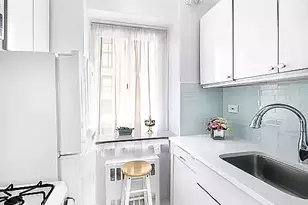225 E 46th St, New York City, NY 10017 - Photo 3