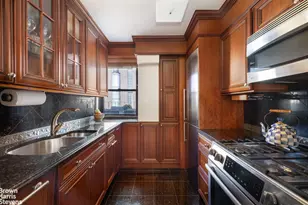 301 E 64th St, New York, NY 10065 - Photo 7
