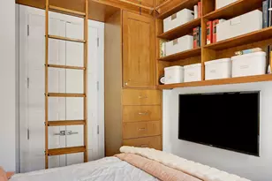 148 E 19th St, New York City, NY 10003 - Photo 5