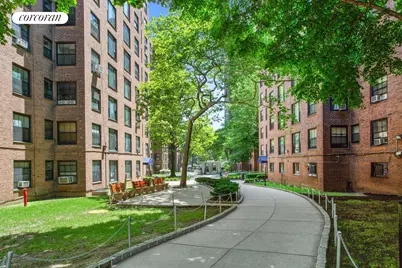209 Clinton Avenue #2D, Brooklyn, NY 11205 - Photo 3