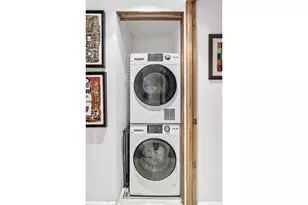 330 E 38th St, New York City, NY 10016 - Photo 7