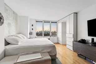 330 E 38th St, New York City, NY 10016 - Photo 3