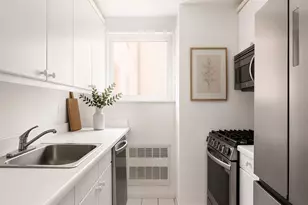 106 Central Park S, New York, NY 10019 - Photo 3