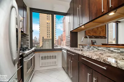 300 E 85th Street #702, New York City, NY 10028 - Photo 3