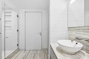 322 W 57th St, New York City, NY 10019 - Photo 5