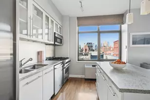1 Morton Square, New York City, NY 10014 - Photo 3