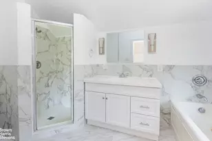 5637 Delafield Ave, New York City, NY 10471 - Photo 15