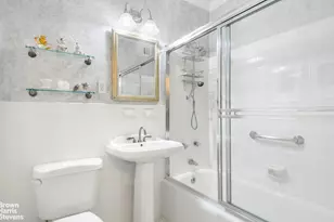 300 E 74th St, New York City, NY 10021 - Photo 25