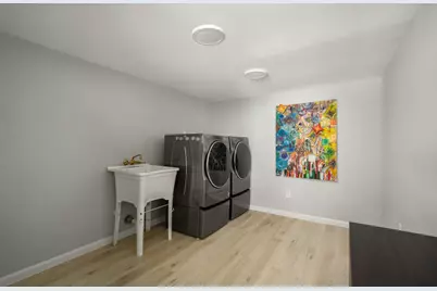 14-38 31st Road #1, Astoria, NY 11106 - Photo 9