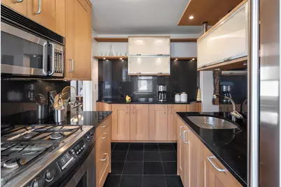 136 E 56th Street #7B, New York, NY 10022 - Photo 3