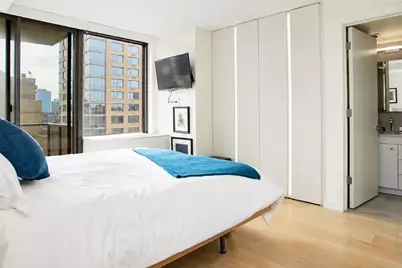 161 W 61st Street #23H, New York, NY 10023 - Photo 5
