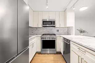 625 Main St, New York City, NY 10044 - Photo 5