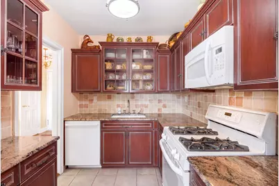 300 E 74th Street #17E, New York City, NY 10021 - Photo 5
