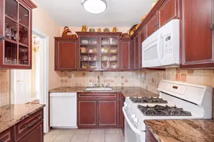 300 E 74th St, New York City, NY 10021 - Photo 5